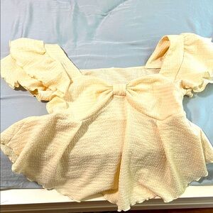 Light Yellow Top Size 14 (Girl)